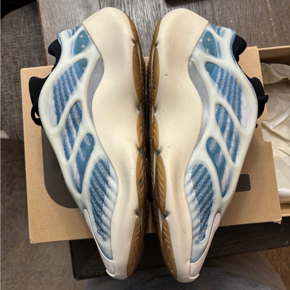 Yeezy 700 V3 ‘Kyanite’
